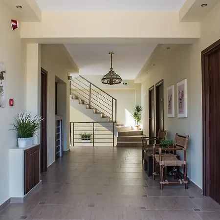 Ξενοδοχείο με διαμερίσματα Ioranna - Sithonia